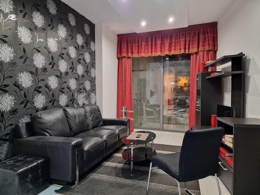 City Center Properties - Modern Two Bedroom Apartment With A Hot Tub And Amazing Location Сент-Полс-Бей Екстер'єр фото